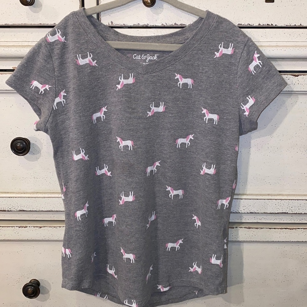 Cat & Jack grey pink & white little unicorns gray shortsleeve shirt Small (6/6X) - Picture 3 of 4